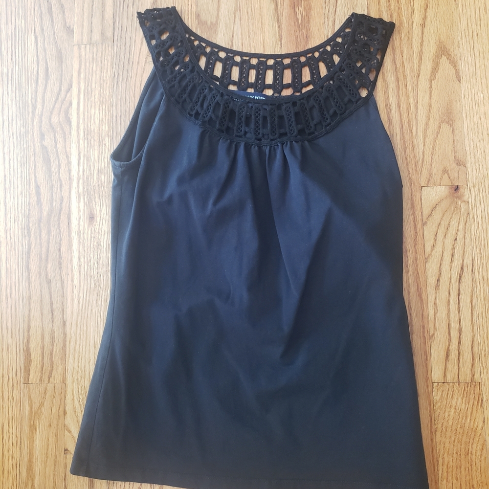Jones New York Black Crochet Yoke Tank Top Size: S